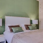 Ella - Fantastic - Apartamento